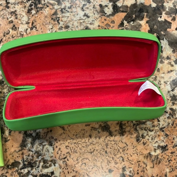 Ray-Ban Kid’s Green Glasses Case with Cloth Preloved - Picture 2 of 5